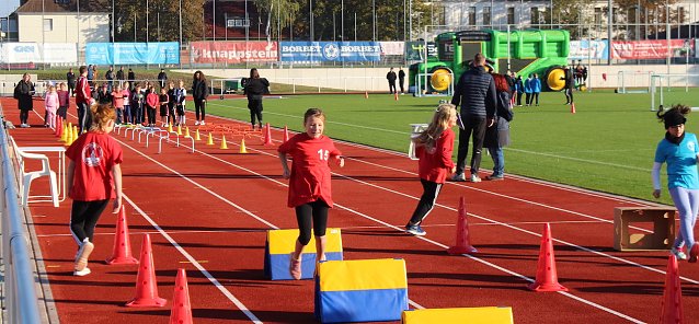 Bild: Sechs sportliche Stationen warteten auf die Kinder
