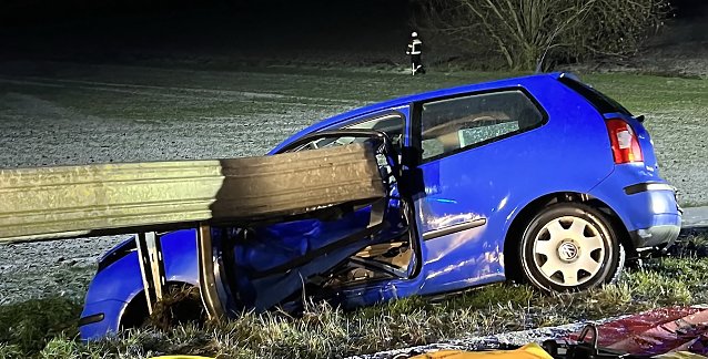 Bild: Verkehrsunfall bei Gundersleben mit t&ouml;dlichem Ausgang