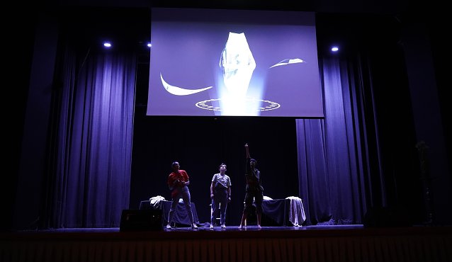 Bild: Theaterauff&uuml;hrung "Time and Time again" am 7.Mai 2024