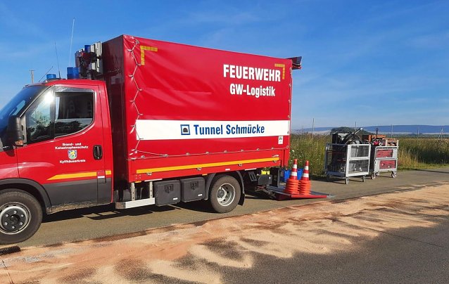 Bild: Kraftstoff muss auf der A71 geborgen werden: Vollsperrung!