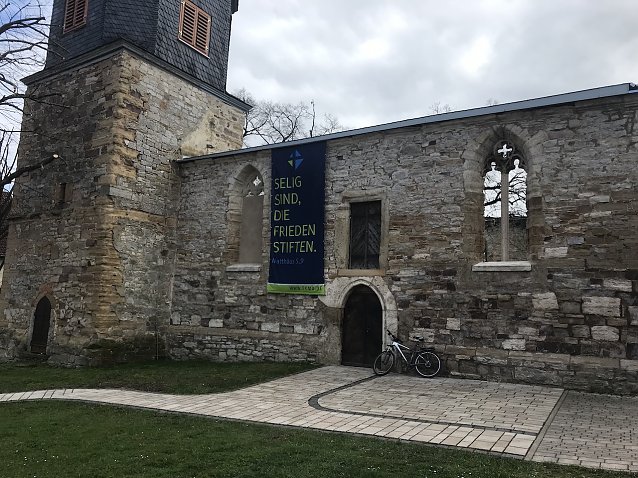Bild: Kirche in Neunheiilingen 