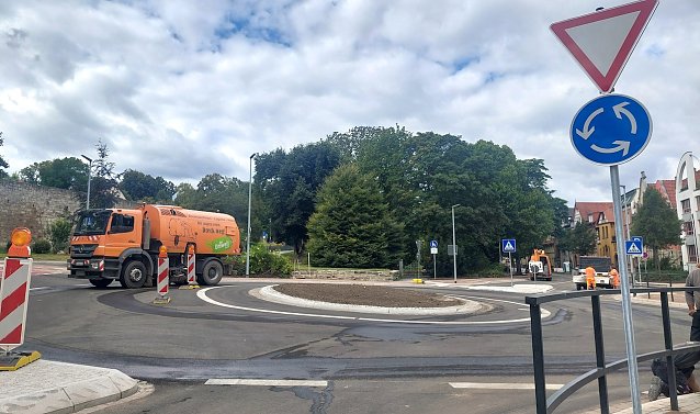 Bild: Der Kreisel Pfortenteich wird heute frei gegeben