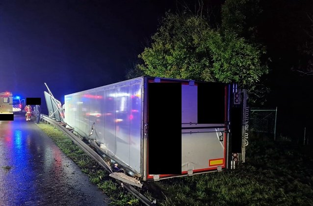 Bild: Verunfallter Sattelzug