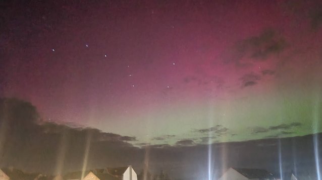 Bild: N&auml;chtliches Lichterspiel am Bleicher&ouml;der Himmel