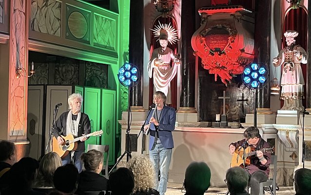 Bild: Fergus Feely, Sean Keane und Shane MacGowan begeisterten in der Konzertkirche