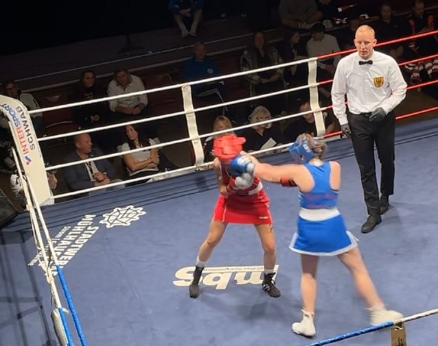 Bild: Boxnacht am Schwanenteich