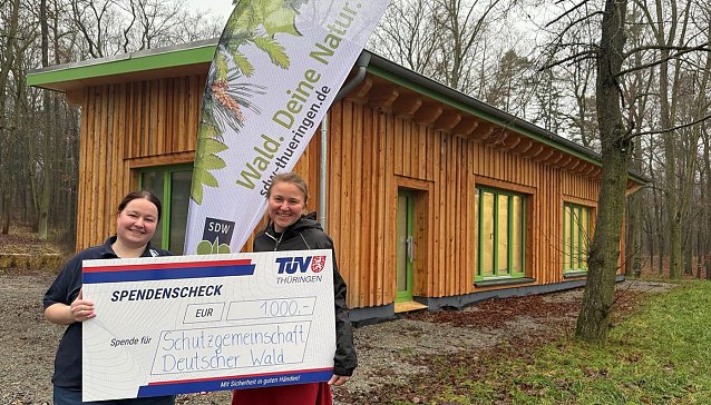 Bild: Die Weihnachtsspende des T&Uuml;V ging an die Schutzgemeinschaft Deutscher Wald