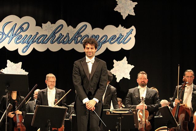 Bild: 1. Kapellmeister des TN LOS - Julian Gaudiano beim Neujahrskonzert in Bad Langensalza
