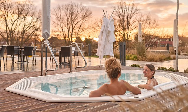 Bild: Entspannen und auftanken: Die Friederiken Therme Bad Langensalza l&auml;dt am 8. M&auml;rz zum Frauentagsprogramm G&ouml;nn dir eine Auszeit ein.
