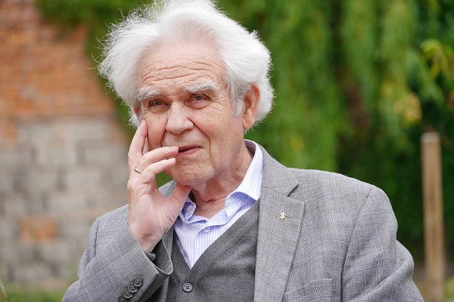 Bild: Der Pfarrer im Ruhestand Kurt Wiesemann erforschte das Leben des Basilius Faber