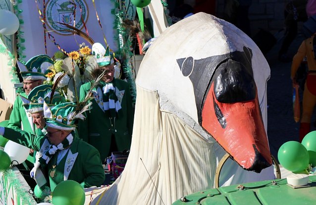 Bild: SCC Gr&uuml;n-Wei&szlig; 1953 beim Rosenmontagsumzug 2025 in Sondershausen