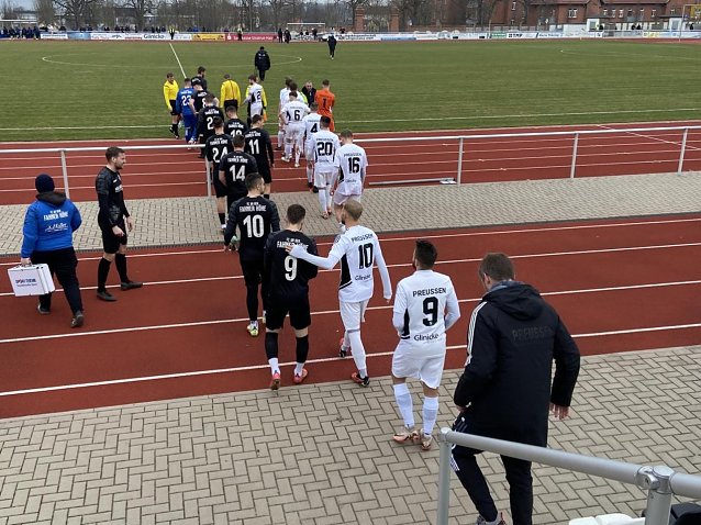 Bild: Nach einem halben Jahr durfte der FSV Preu&szlig;en wieder im Stadion spielen