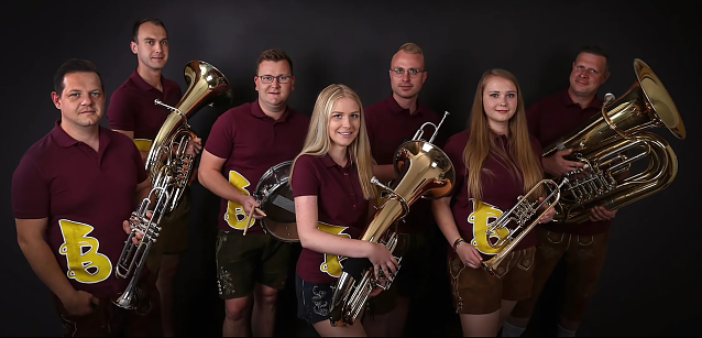 Bild: Brassvegas spielen beim KirmesOpen in Dingelst&auml;dt auf