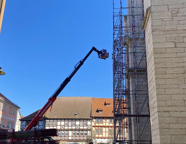 Bild: Die Marktkirche in Bad Langensalza wird einger&uuml;stet