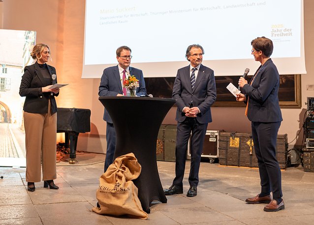 Bild: In der M&uuml;hlh&auml;user Rathaushalle fand die Er&ouml;ffnung des  Themenjahrs 500 Jahre Bauernkrieg gestern statt