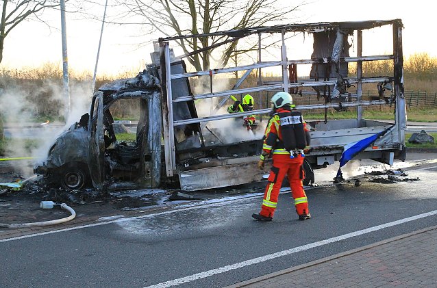Bild: LKW-Brand auf dem Parkplatz einer Rastst&auml;tte