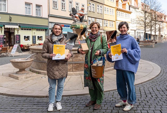 Bild: Strahlende Gesichter bei den Damen mit den sch&ouml;nsten Schaufenstern