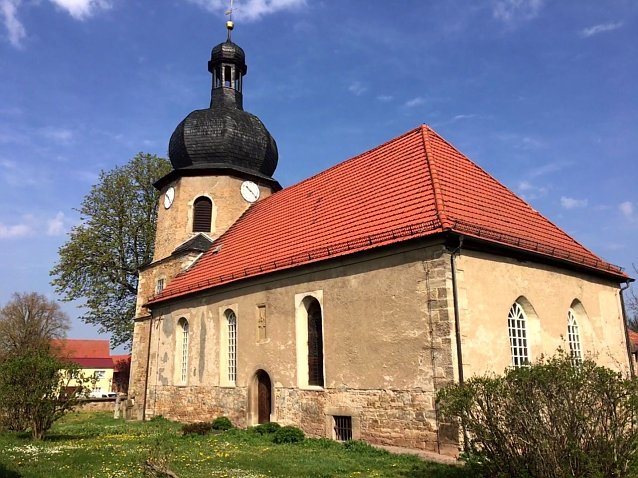 Bild: Der Turm der St.-Wigberti-Kirche in Altengottern wird neu bekr&ouml;nt