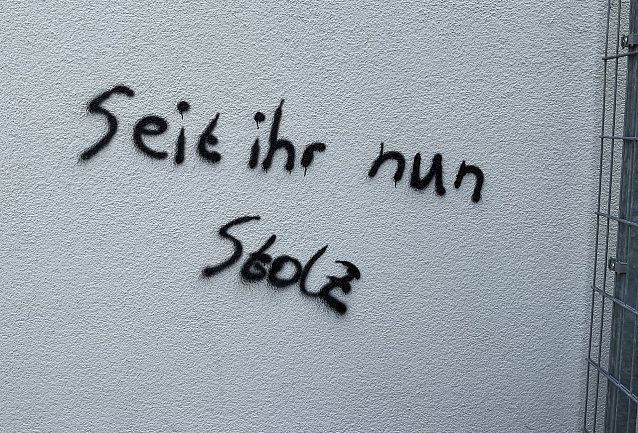 Bild: Schmiererei an der REWE-Kaufhalle