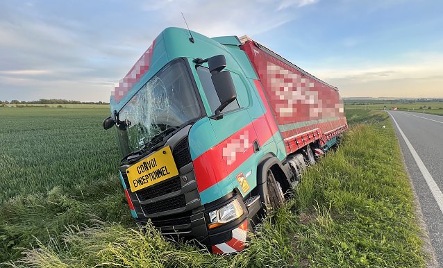 Bild: Unfall auf der B 247 am Abend