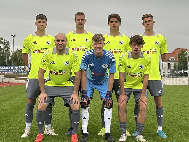 Bild: Hinten von links: Tobi Biniok, Leon Schleip, Cuno Johannes, Tim Wei&szlig;enborn Vorne von links: Elshan Aliyev, Diego Schuchardt, Wendelin Fischer