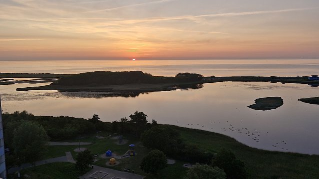 Bild: Heiligenhafen mit Blick auf die Ostsee zur Sommersonnenwende