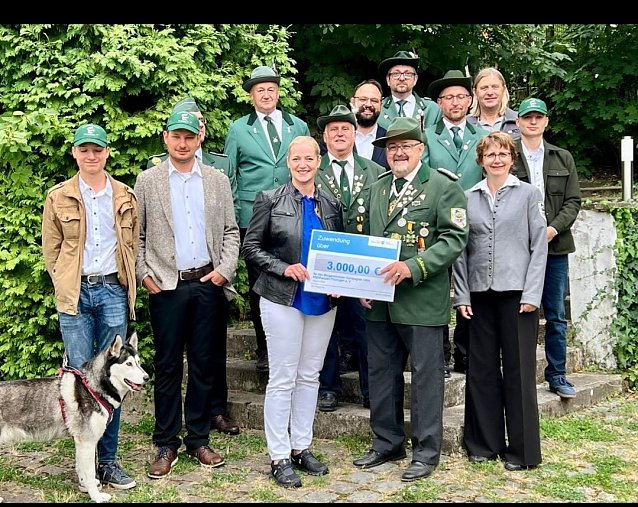 Bild: Th&uuml;ringens Landesjustizministerin Beate Mei&szlig;ner zu Gast bei der B&uuml;rgersch&uuml;tzen Compagnie 1404 M&uuml;hlhausen