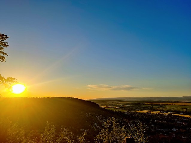 Bild: Sonnenuntergang auf den Vogelbergklippen in Bleicherode