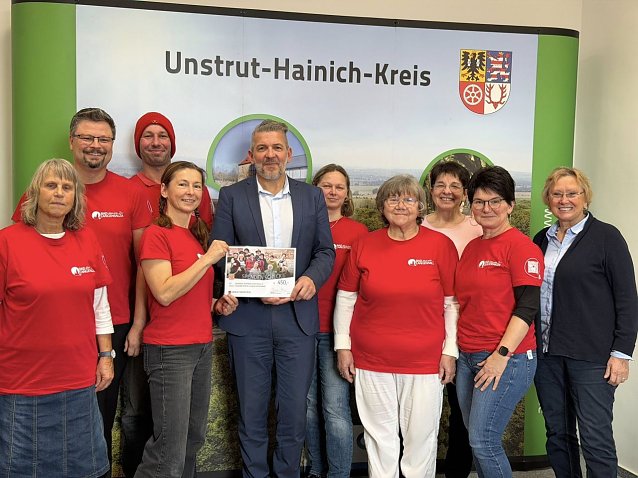 Bild: Ein Teil der G&auml;stef&uuml;hrerzunft Bad Langensalza bei Landrat Thomas Ahke 