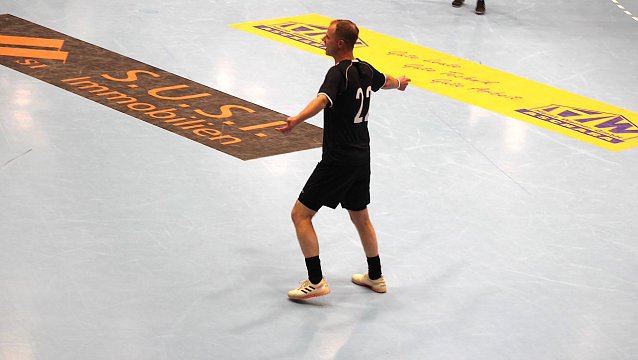 Bild: Stargast Marco Engelhardt f&uuml;hrte sein Bundesliga-Team in seiner Heimatstadt zum Turniersieg
