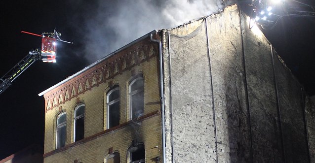 Bild: Brand in Mehrfamilienhaus in M&uuml;hlhausen