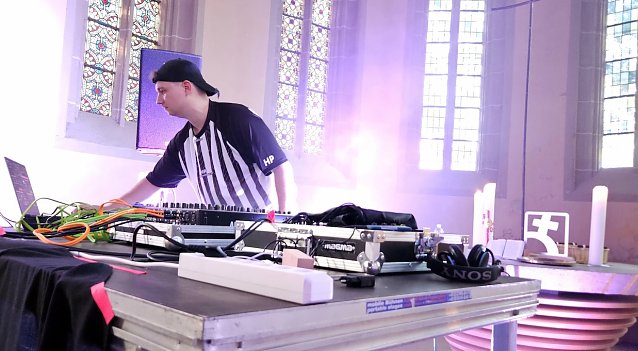 Bild: Techno-Gottesdienst in M&uuml;hlhausen