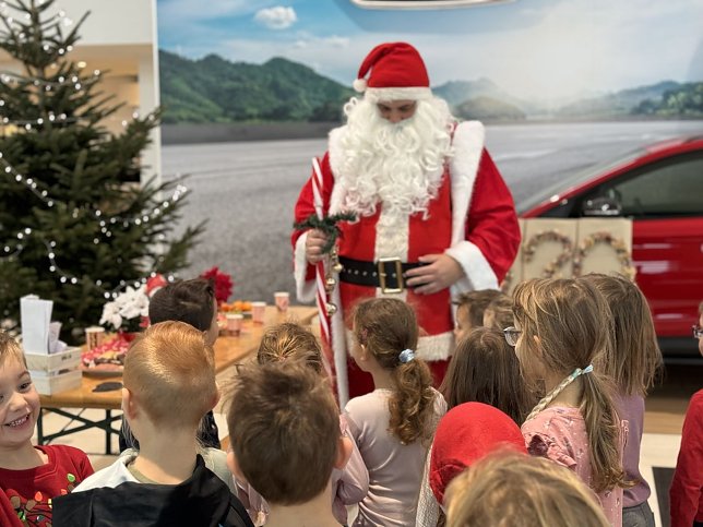 Bild: Auch der Weihnachtsmann war dabei
