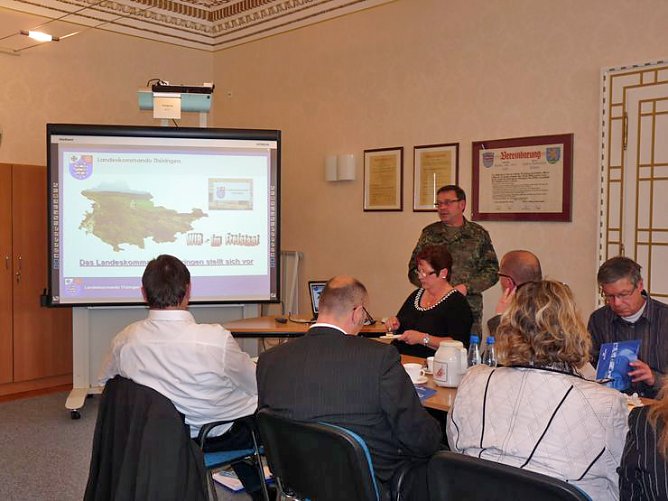 Diskussion um Bundeswehrstandorte (Foto: Karl-Heinz Herrmann) Diskussion um Bundeswehrstandorte (Foto: Karl-Heinz Herrmann)