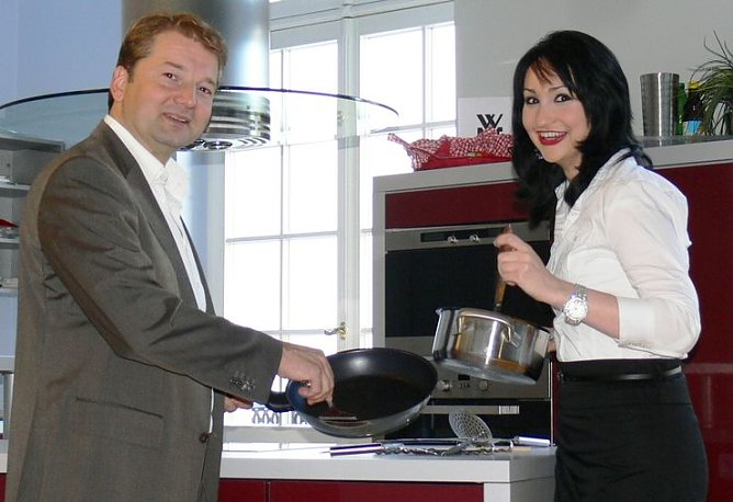 Gemeinsam kochen (Foto: B. Susemihl)