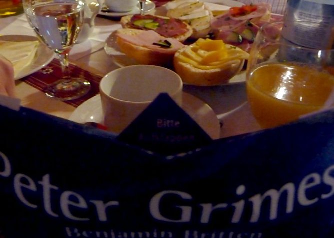 Frühstück im Theater (Foto: nnz) Frühstück im Theater (Foto: nnz)