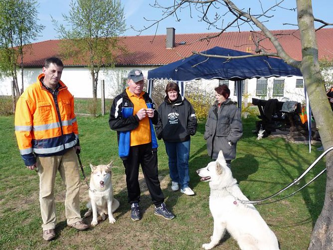 Agility-Funturnier (Foto: Karl-Heinz Herrmann) Agility-Funturnier (Foto: Karl-Heinz Herrmann)