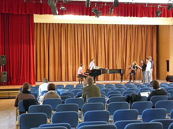 Ensemble steht fest (Foto: Karl-Heinz Herrmann) Ensemble steht fest (Foto: Karl-Heinz Herrmann)