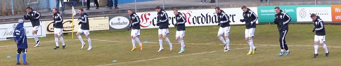 Aufw&auml;rmen der Startelf von Wacker Nordhausen (Foto: nnz)