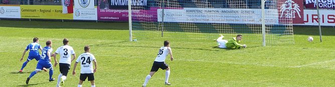 Jakubov h&auml;lt Elfmeter von Farrona-Pulido. (Foto: nnz)