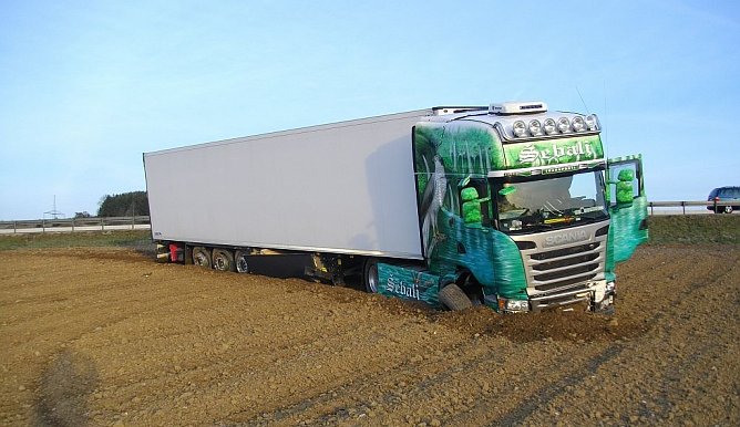 Mal auf's Feld gefahren (Foto: API)