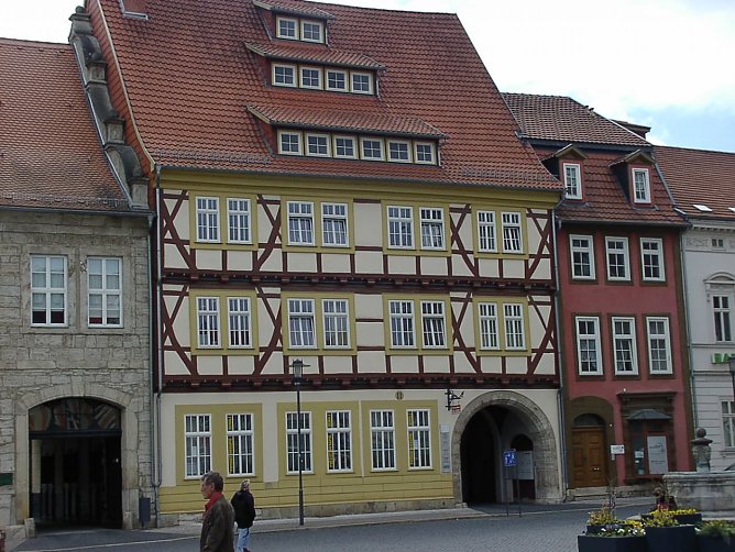 Auch dieses Fachwerkhaus am Untermarkt ist ein Hingucker.  (Foto: Foto: Mix)