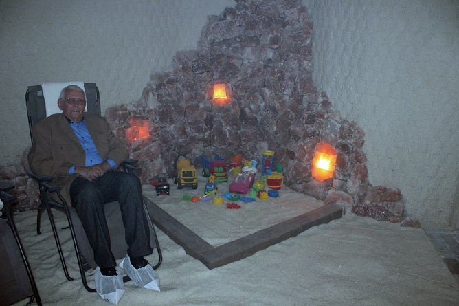 Die besondere Totes-Meer-Salzgrotte (Foto: Karl-Heinz Herrmann)