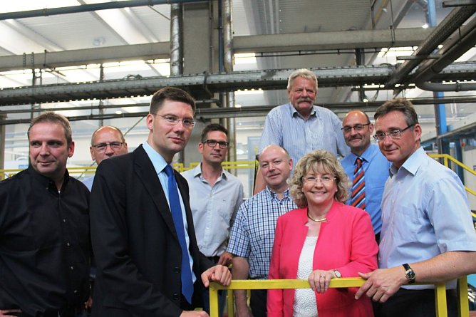 Zum ersten Unternehmerstammtisch des Jahres 2015 hatte Annette Lehmann gemeinsam mit dem Gesch&auml;ftsf&uuml;hrer Dr. Claus-Michael Honsel in das Unternehmen Borbet Th&uuml;ringen eingeladen.  (Foto: Foto: rv)