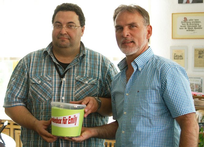Landrat Harald Zanker und Personalratsmitglied Jens Rauch. (Foto: Foto: Landratsamt)