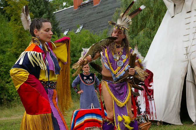 Hartmut Felber bringt das Indianerleben n&auml;her (Foto: Ilka K&uuml;hn)