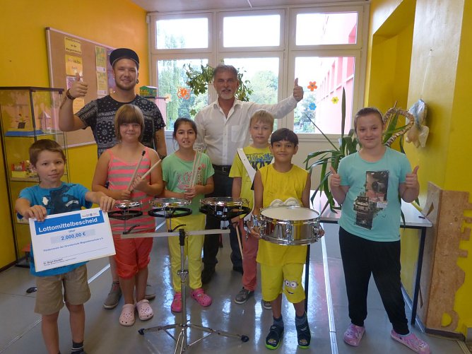 Die Kinder der Margaretenschule freuen sich auf die Musikstunden und die neuen Instrumente. (Foto: Foto: Landratsamt)