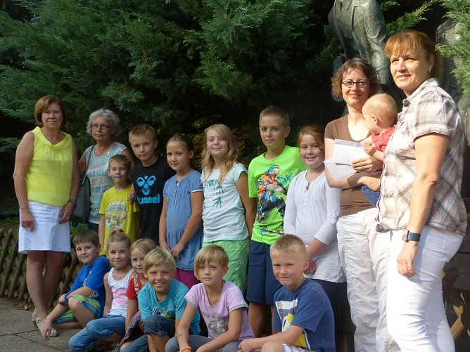 Die gemeinsame Sammelaktion l&auml;sst Emelys Wunsch wahr werden. (Foto: Foto: Landratsamt)