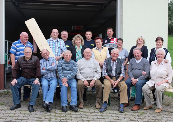 Fröhliche Runden wird es jetzt öfter bei der Kutzlebener Feuerwehr geben. (Foto: Foto: privat) Fröhliche Runden wird es jetzt öfter bei der Kutzlebener Feuerwehr geben. (Foto: Foto: privat)