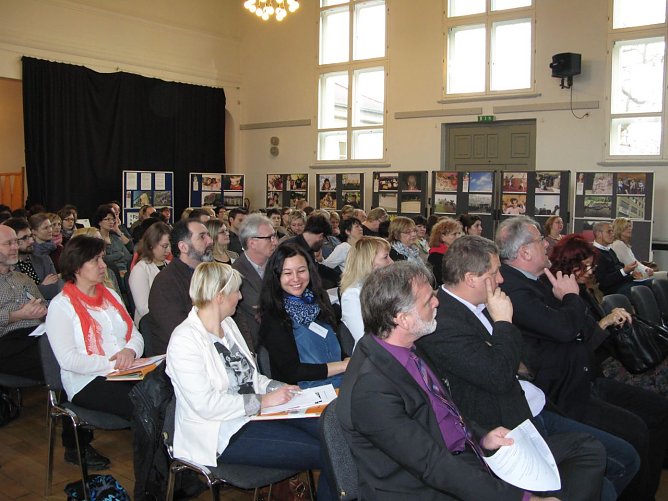 Mehr als 100 G&auml;ste nahmen an der Fachtagung teil. (Foto: Foto: Landratsamt)